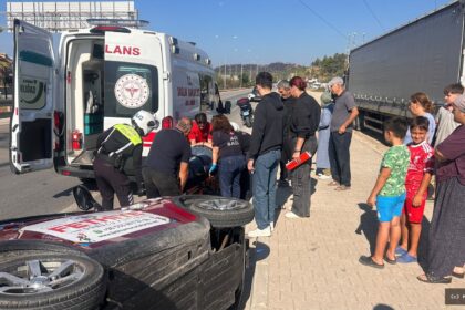 Fethiye'de Elektrikli Sınav Aracı Devrildi: 2 Yaralı