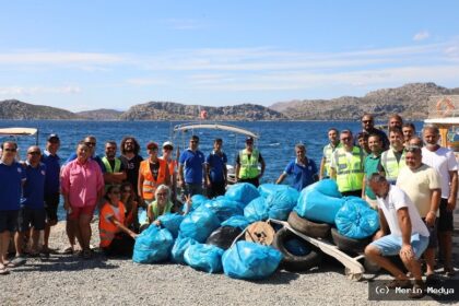 Muğla'da Kıyı Temizliği: Plastik Atıklara Karşı Ortak Mücadele