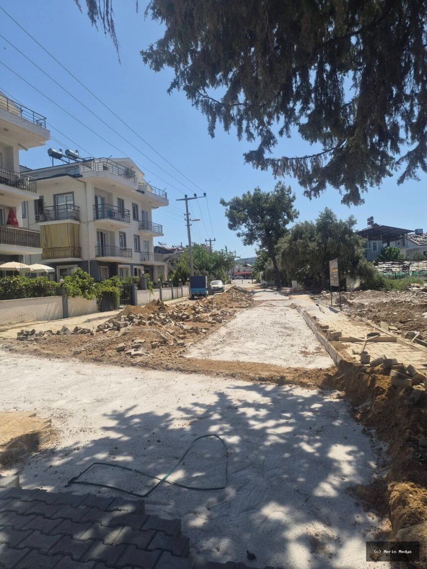Çamköy'de Yol Tamiratları Devam Ediyor