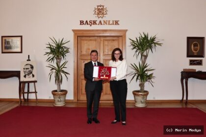 Muğla'nın Geleceği İçin Yeni Adımlar: Başkan Aras, Birleşik Krallık Büyükelçisi ile Görüştü