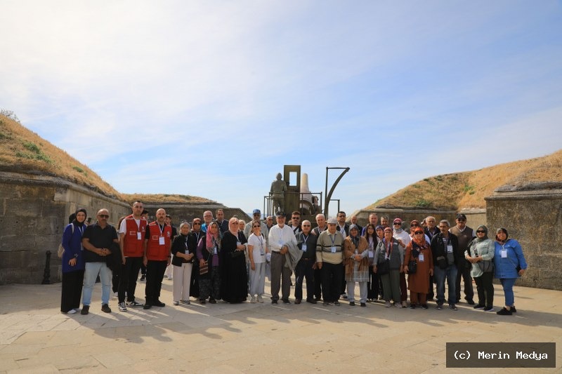 Şehit Aileleri Çanakkale'de Duygusal Anlar Yaşadı
